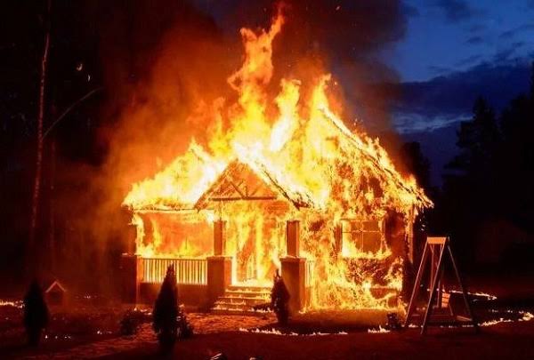 Tolkning av en drøm om en brann i naboens hus