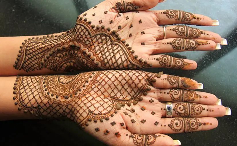 Henna in un sognu per e donne sola