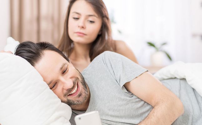 मेरे पति के मुझे धोखा देने के सपने की व्याख्या