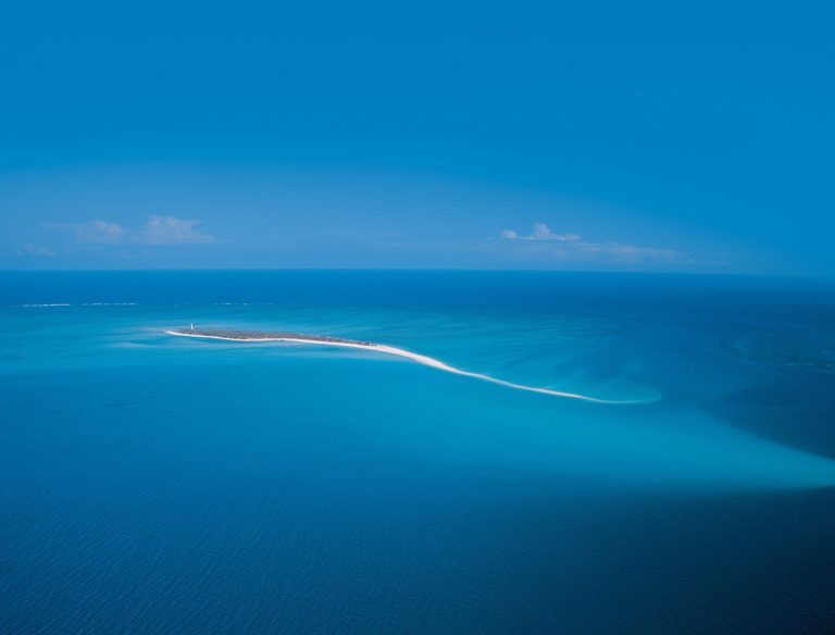  رؤية البحر الهادئ في المنام للمتزوجة