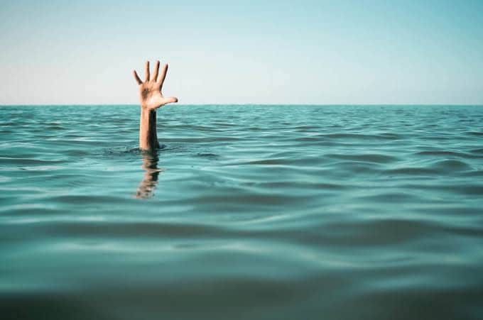 تفسير حلم الغرق في البحر والموت