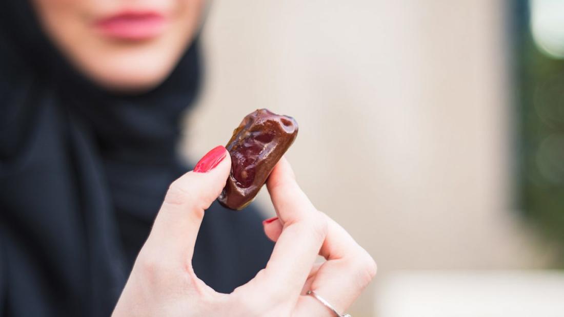 تفسير حلم اكل التمر للمتزوجه