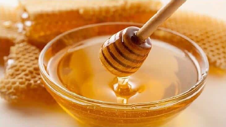 夢の中で蜂蜜を食べる