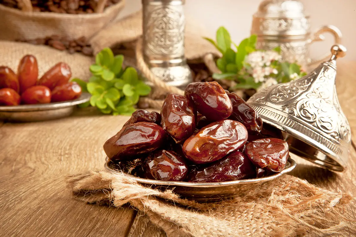 تفسير حلم التمر للمتزوجه