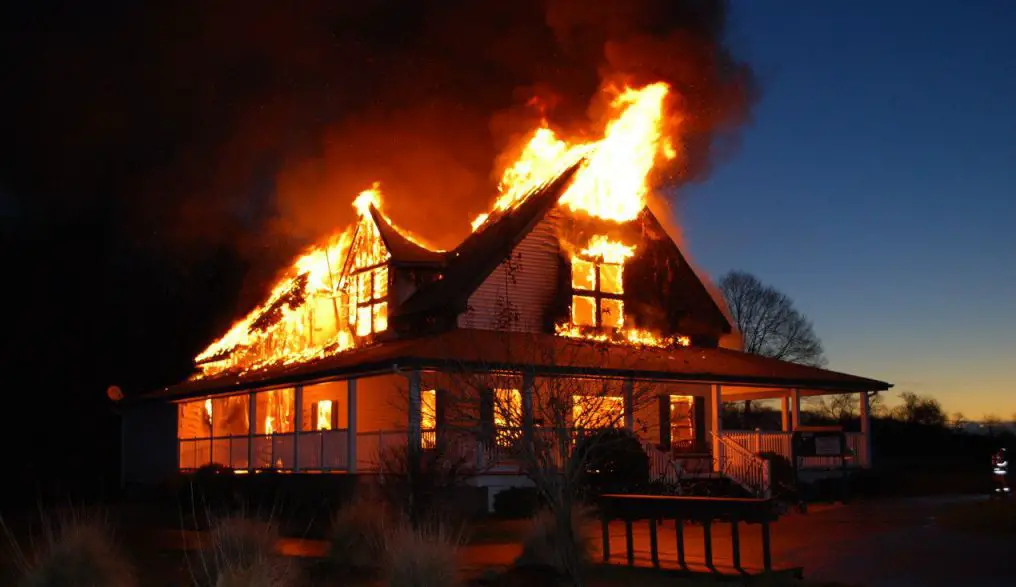  حلم الحريق في البيت - تفسير الاحلام