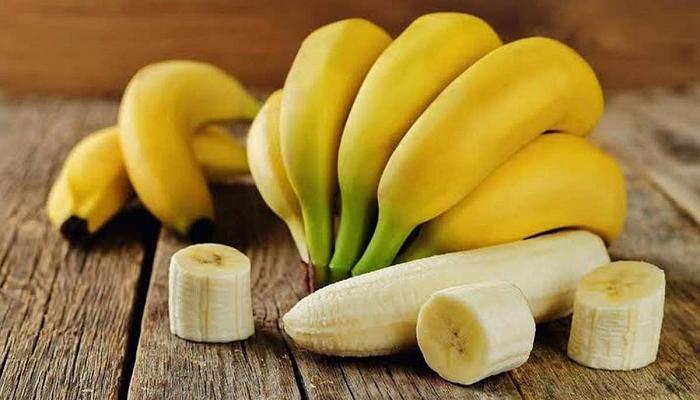 Manĝante bananojn en sonĝo