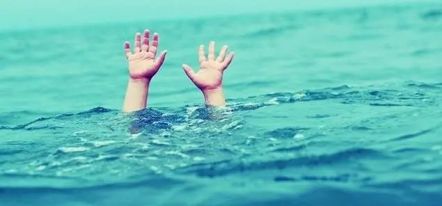 رؤية ابني يغرق في الماء - تفسير الاحلام