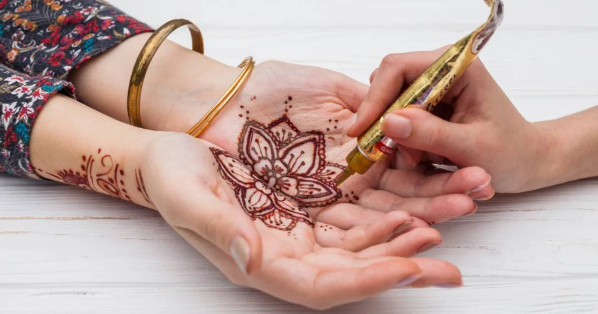 Eadar-mhìneachadh bruadar hand henna