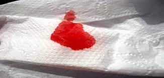 Å se menstruasjonsblod i en drøm for en gravid kvinne