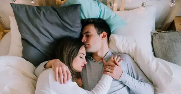 Samska ženska sanja, da spi z nekom, ki ga ljubi – razlaga sanj
