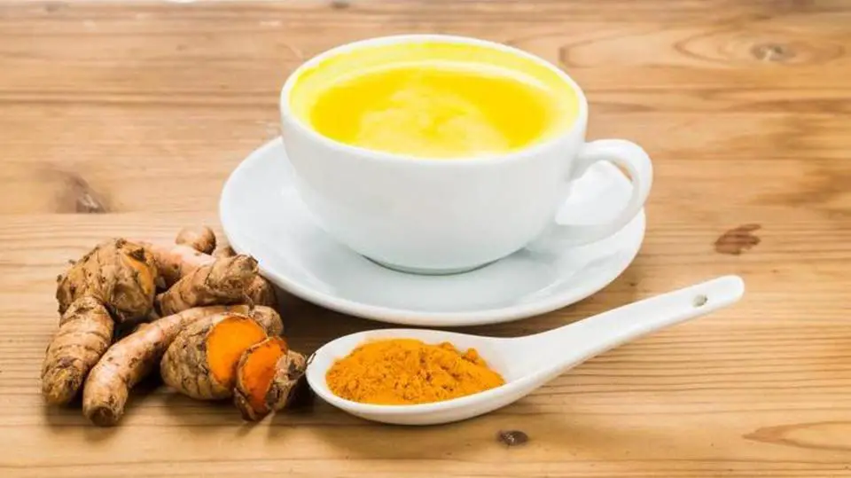 مين جربت شرب الكركم على الريق وهل تنصح به؟