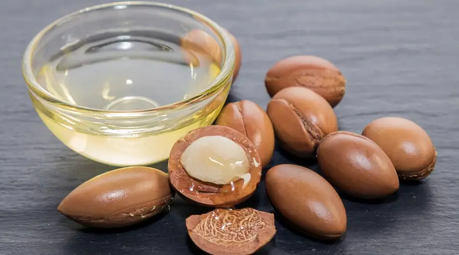 اعرف اكثر عن فوائد زيت الأركان للشعر