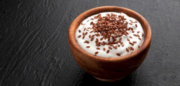 أسرار استخدام بذور الكتان مع الزبادي