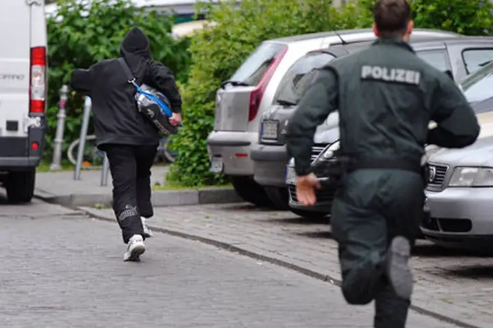 Sanjati da vas policija juri