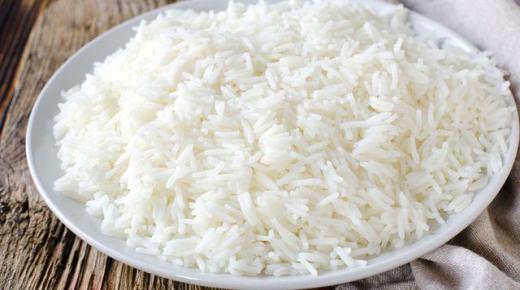 Hva er tolkningen av å koke ris i en drøm av Ibn Sirin?