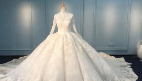इब्न सिरिन के अनुसार एक विवाहित महिला के लिए सपने में शादी की पोशाक देखने की व्याख्या