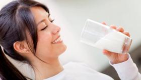 इब्न सिरिन द्वारा सपने में दूध पीने के सपने की सबसे महत्वपूर्ण 20 व्याख्या