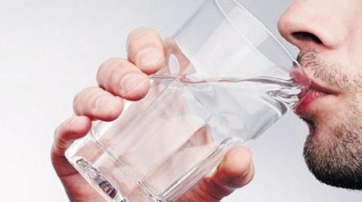 20 tafsiran paling penting melihat air minuman dalam mimpi oleh Ibn Sirin