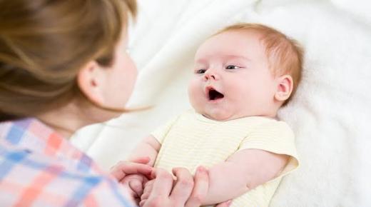 एक गर्भवती महिला के लिए सपने में बच्चे को देखने में इब्न सिरिन की व्याख्या