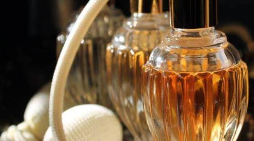 Kakvo je tumačenje sna o poklonu parfema prema Ibn Sirinu?