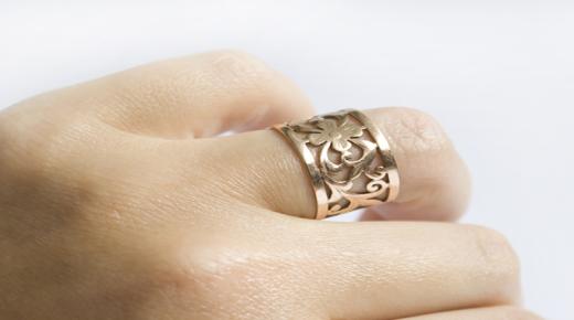 Naučite tumačenje snova o zlatnom prstenu za trudnicu, prema Ibn Sirinu