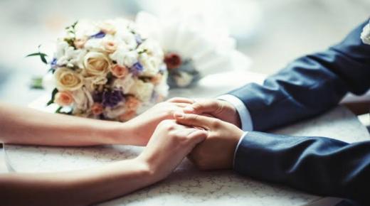 इब्न सिरिन के अनुसार एक सपने में एक विवाहित महिला के लिए शादी के सपने की व्याख्या के बारे में जानें