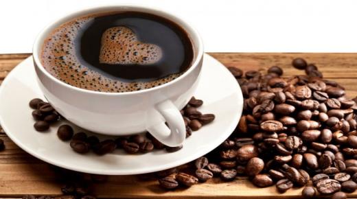 Тлумачэнне бачання піць каву ў сне для адзінокай жанчыны, на думку Ібн Сірына