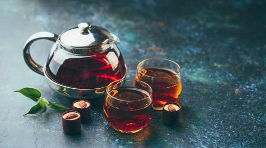 Tolkning av å se te i en drøm av Ibn Sirin