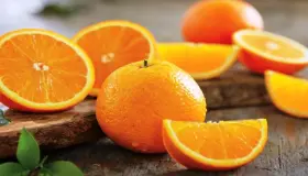 Hva er tolkningen av å spise appelsiner i en drøm for seniorforskere?