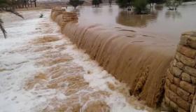 Ketahui tentang tafsiran melihat banjir besar dalam mimpi oleh Ibn Sirin