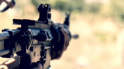 10 تفسيرات لحمل السلاح في المنام لابن سيرين