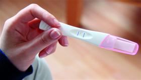 أهم تفسيرات رؤية تحليل الحمل ايجابي في المنام لابن سيرين