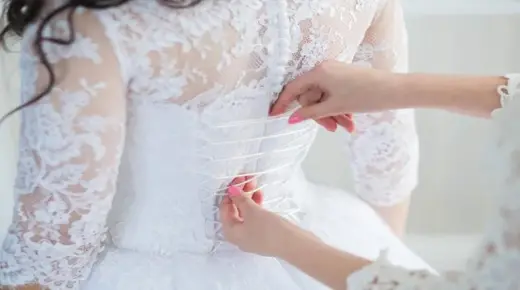 تفسير لبس فستان الزفاف في المنام للمتزوجة لابن سيرين