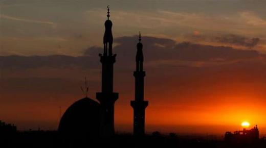Lær om tolkningen av daggryets tid i en drøm av Ibn Sirin