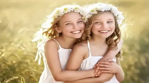 इब्न सिरिन द्वारा सपने में जुड़वाँ लड़कियों को देखने की सबसे महत्वपूर्ण 20 व्याख्याएँ