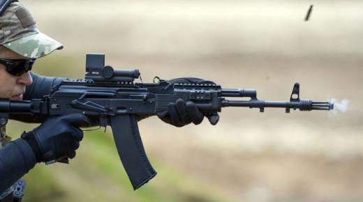 Izinkomba ezingu-7 zephupho mayelana nesikhali se-Kalashnikov ephusheni, bazane ngokuningiliziwe