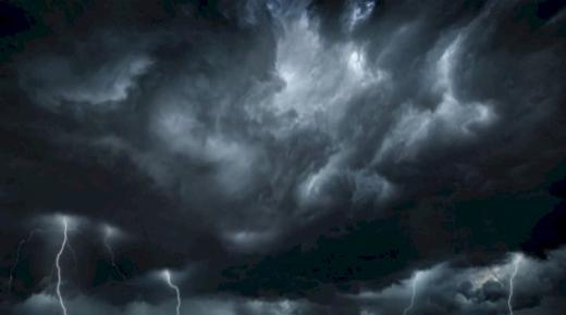 इब्न सिरिन के अनुसार सपने में काले बादल और बारिश के बारे में सपने की व्याख्या के बारे में जानें