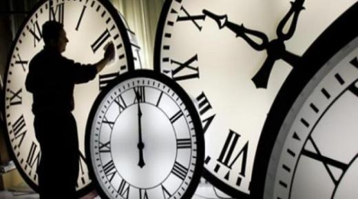 أهم 20 تفسير لحلم الساعة في المنام للعزباء